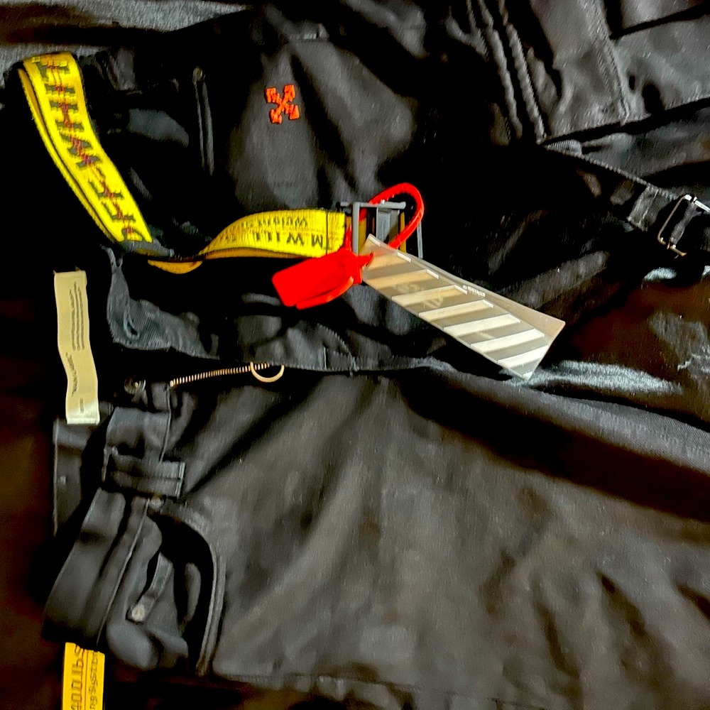 Off white jeans with off white belt - Picture 2 of 9